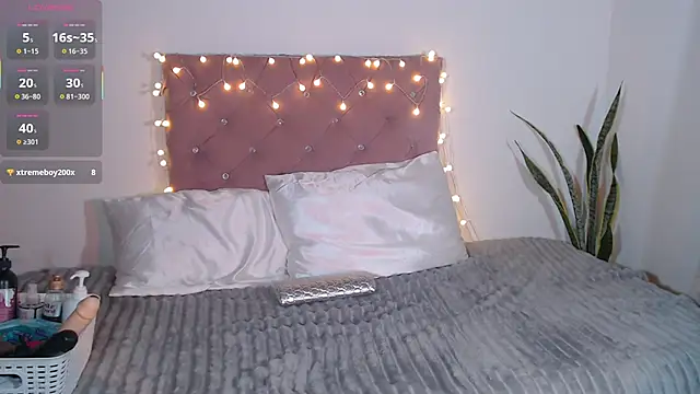 Snapshot of Karlinlive chatting on 02/14/26, 10:45 Karlinlive online show from 02/14/26, 10:45