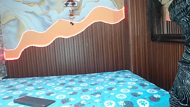 Snapshot of monicamoon303av chatting on 12/22/25, 12:35 monicamoon303av online show from 12/22/25, 12:35