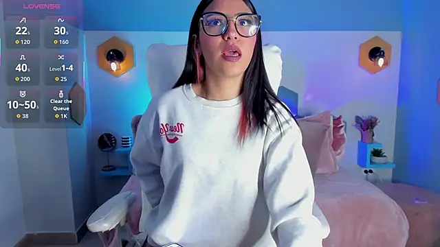 Hiyori Bloom  online show from 01/10/26, 04:47