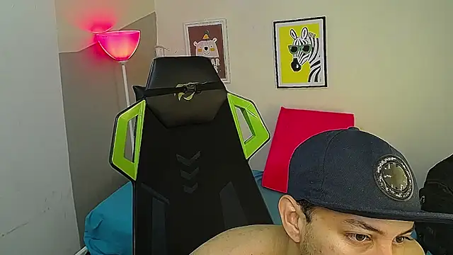 Snapshot of Luky_twink chatting on 12/15/25, 09:19 Luky twink online show from 12/15/25, 09:19