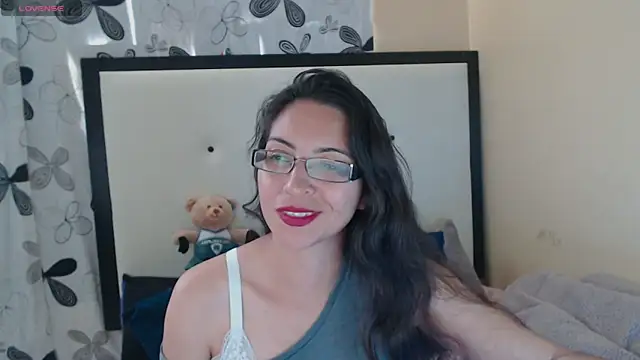 Snapshot of 1sasha_grey__1 chatting on 06/03/26, 11:21 1sasha grey 1 online show from 06/03/26, 11:21