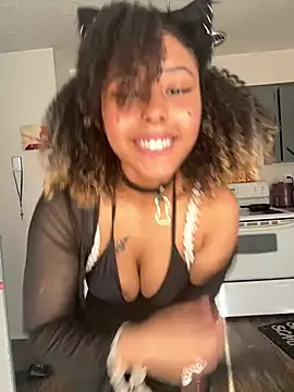 Snapshot of HonneyBunnyXO chatting on 05/30/26, 01:35 HonneyBunnyXO online show from 05/30/26, 01:35
