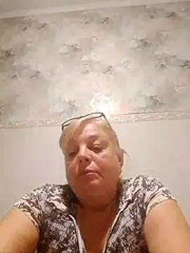 LinaLight88 online show from 12/18/25, 08:15