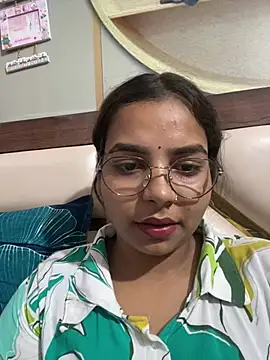 Snapshot of Himani_0122 chatting on 06/29/26, 10:48 Himani 0122 online show from 06/29/26, 10:48