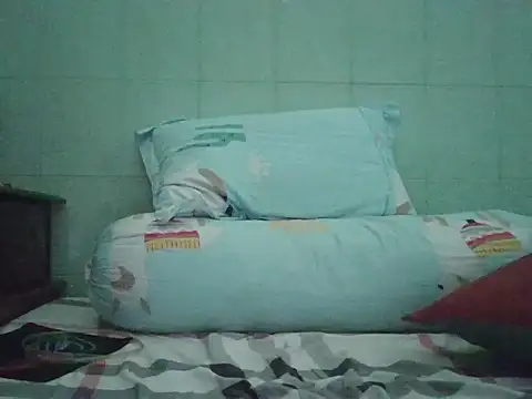 Snapshot of Huybin99 chatting on 02/05/26, 07:02 Huybin99 online show from 02/05/26, 07:02