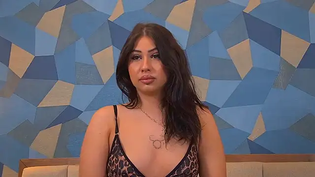 Valentina Oliver online show from 02/07/26, 05:22