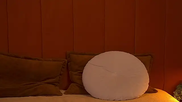 Audrey Eden online show from 12/17/25, 07:03