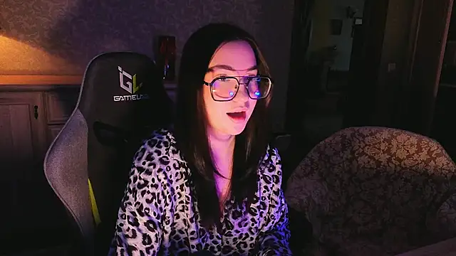 Snapshot of AnneAverry chatting on 02/11/26, 07:57 AnneAverry online show from 02/11/26, 07:57