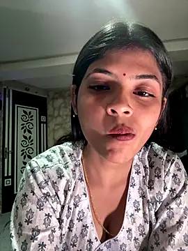 lovebirds696968 online show from 12/17/25, 06:03