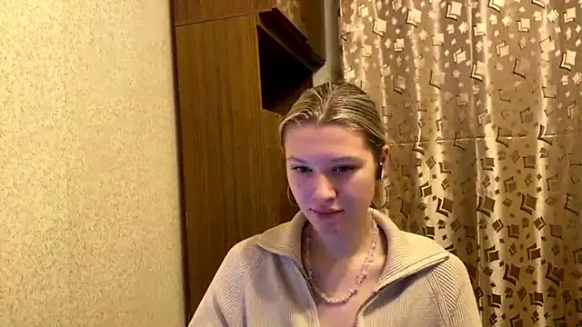 SkyeDavis online show from 12/20/25, 07:21