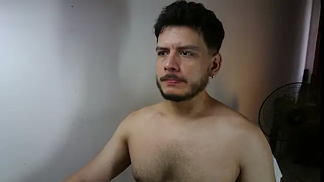 Snapshot of luxo_kane chatting on 12/15/25, 07:40 luxo kane online show from 12/15/25, 07:40