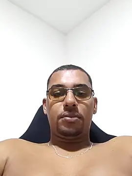 Reis001122 online show from 05/02/26, 03:22