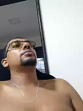 Reis001122 online show from 05/11/26, 02:39