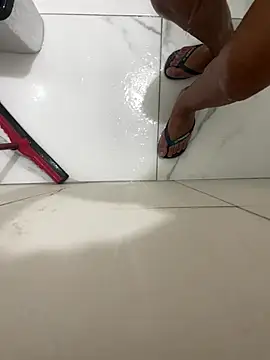 Snapshot of vemputa chatting on 12/17/25, 12:27 vemputa online show from 12/17/25, 12:27