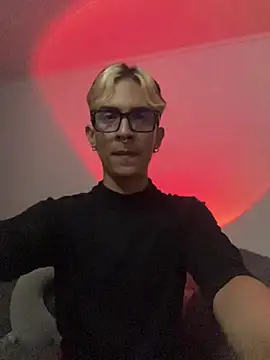 Snapshot of Dracco_Velour_ chatting on 02/20/26, 10:16 Dracco Velour online show from 02/20/26, 10:16