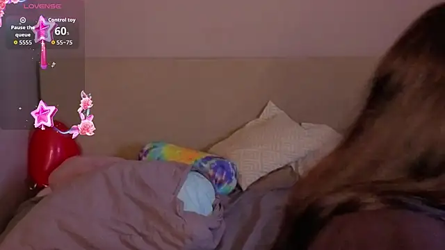 Snapshot of Holly__Bush chatting on 02/20/26, 03:23 Holly Bush online show from 02/20/26, 03:23