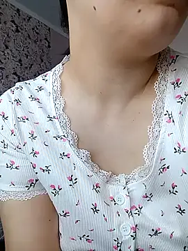 Emilyhomegirl1 online show from 02/25/26, 09:19