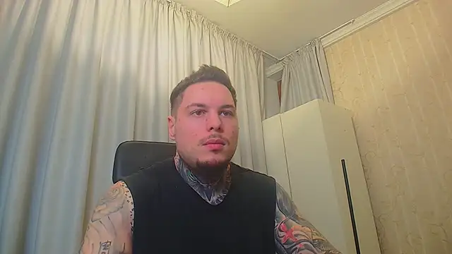 Snapshot of TroyStroud chatting on 12/16/25, 05:23 TroyStroud online show from 12/16/25, 05:23