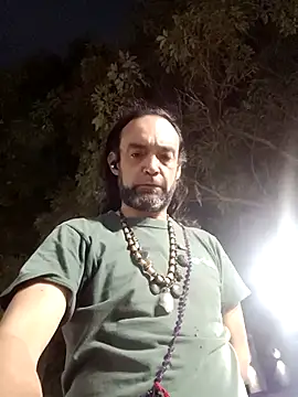 Snapshot of vladopen chatting on 12/21/25, 11:56 vladopen online show from 12/21/25, 11:56