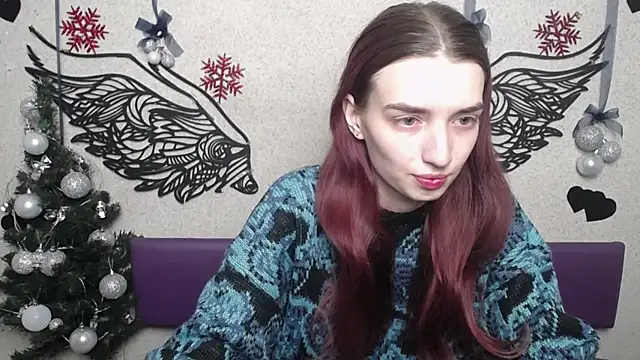 LisaDarcy online show from 12/17/25, 06:08