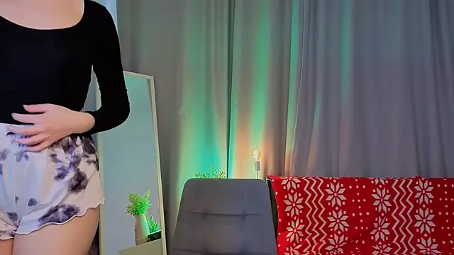 Leyla crsh online show from 02/22/26, 05:19