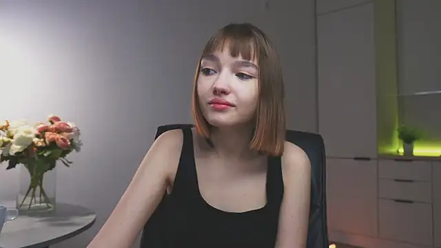 Leyla crsh online show from 04/17/26, 05:32