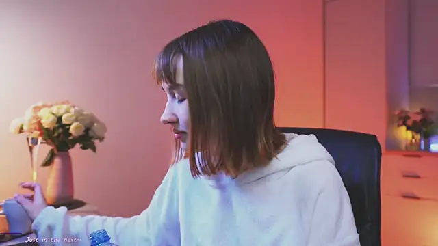 Leyla crsh online show from 04/23/26, 05:08