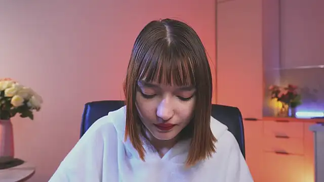 Leyla crsh online show from 04/23/26, 12:29