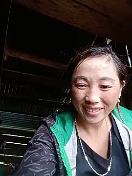Snapshot of seacyre chatting on 06/12/26, 12:53 seacyre online show from 06/12/26, 12:53