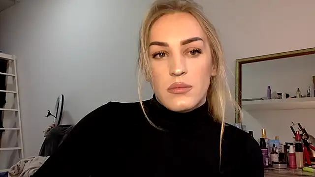 Snapshot of Mileriya chatting on 01/14/26, 02:01 Mileriya online show from 01/14/26, 02:01