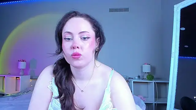 Snapshot of AlbaLimory chatting on 05/15/26, 01:18 AlbaLimory online show from 05/15/26, 01:18