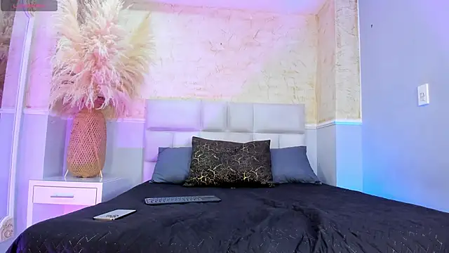 HileySweett online show from 12/15/25, 02:43