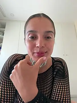Snapshot of lara_beker chatting on 05/04/26, 04:14 lara beker online show from 05/04/26, 04:14