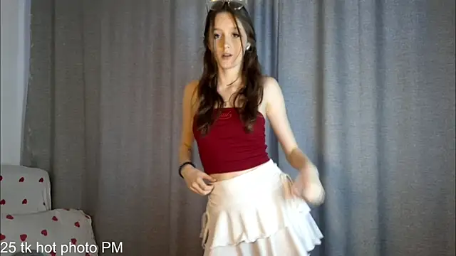 Snapshot of LisaBoddy chatting on 05/27/26, 02:03 LisaBoddy online show from 05/27/26, 02:03
