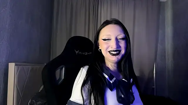 Snapshot of easter_altt chatting on 12/18/25, 10:54 easter altt online show from 12/18/25, 10:54