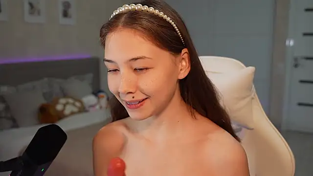 luna young online show from 01/17/26, 06:11