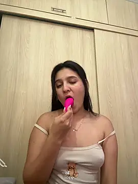 Camila sanchez25 online show from 02/04/26, 09:42