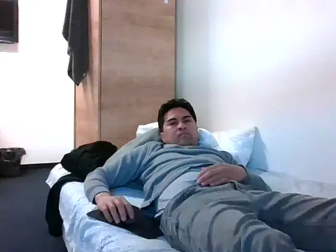 sweetpinoy2027 online show from 04/22/26, 02:40