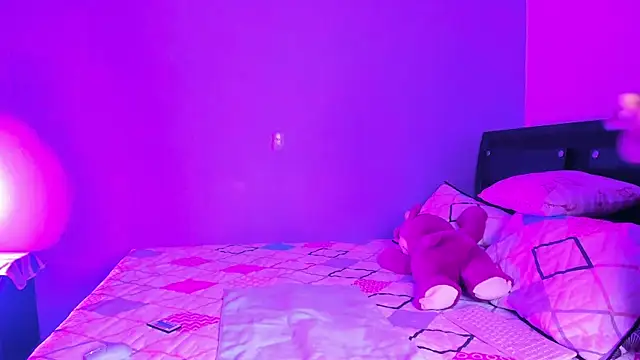sharonfiree online show from 05/19/26, 04:24
