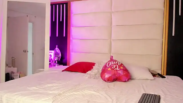 JuliMonroe19 online show from 03/03/26, 12:55