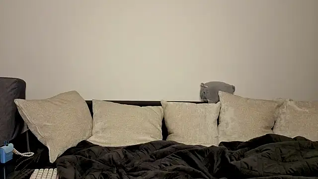 Snapshot of jessica_burnxxx chatting on 12/16/25, 04:34 jessica burnxxx online show from 12/16/25, 04:34