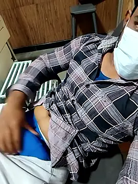  alexzz1155  online show from 12/17/25, 04:29