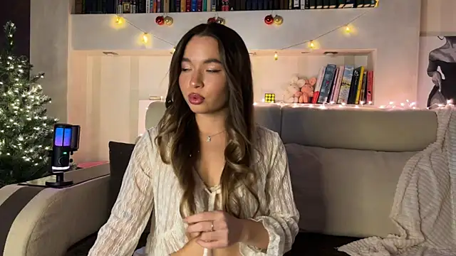 Snapshot of Avvechloe chatting on 12/17/25, 08:48 Avvechloe online show from 12/17/25, 08:48