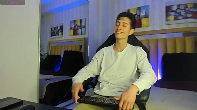 Ithan Skin online show from 02/09/26, 12:53