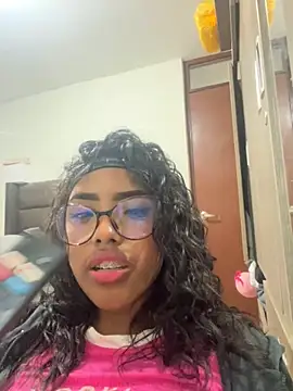 Snapshot of rulitoshot chatting on 12/16/25, 04:50 rulitoshot online show from 12/16/25, 04:50