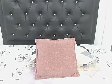 Queenbusty1 online show from 01/10/26, 02:13