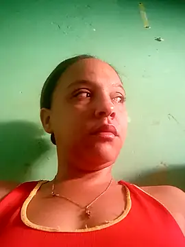 Snapshot of Catalina-hot01 chatting on 12/16/25, 01:27 Catalina-hot01 online show from 12/16/25, 01:27