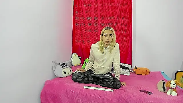 Snapshot of Elis-Darling chatting on 01/13/26, 05:07 Elis-Darling online show from 01/13/26, 05:07