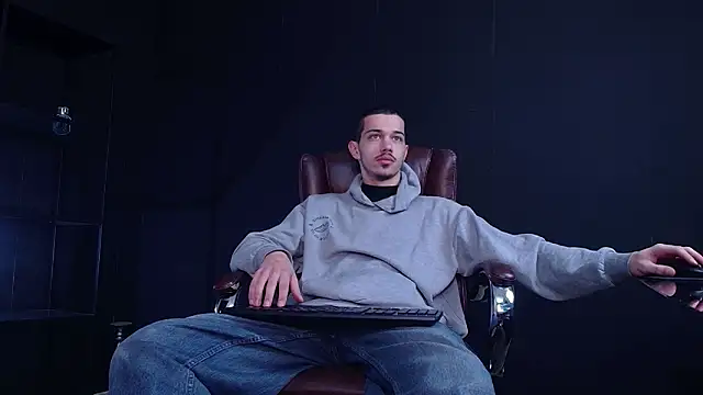 KaydenDrew online show from 12/18/25, 05:24