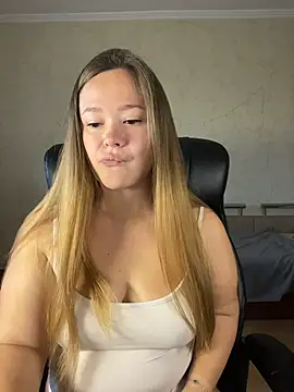 CaramelleSugarr online show from 07/18/26, 05:17